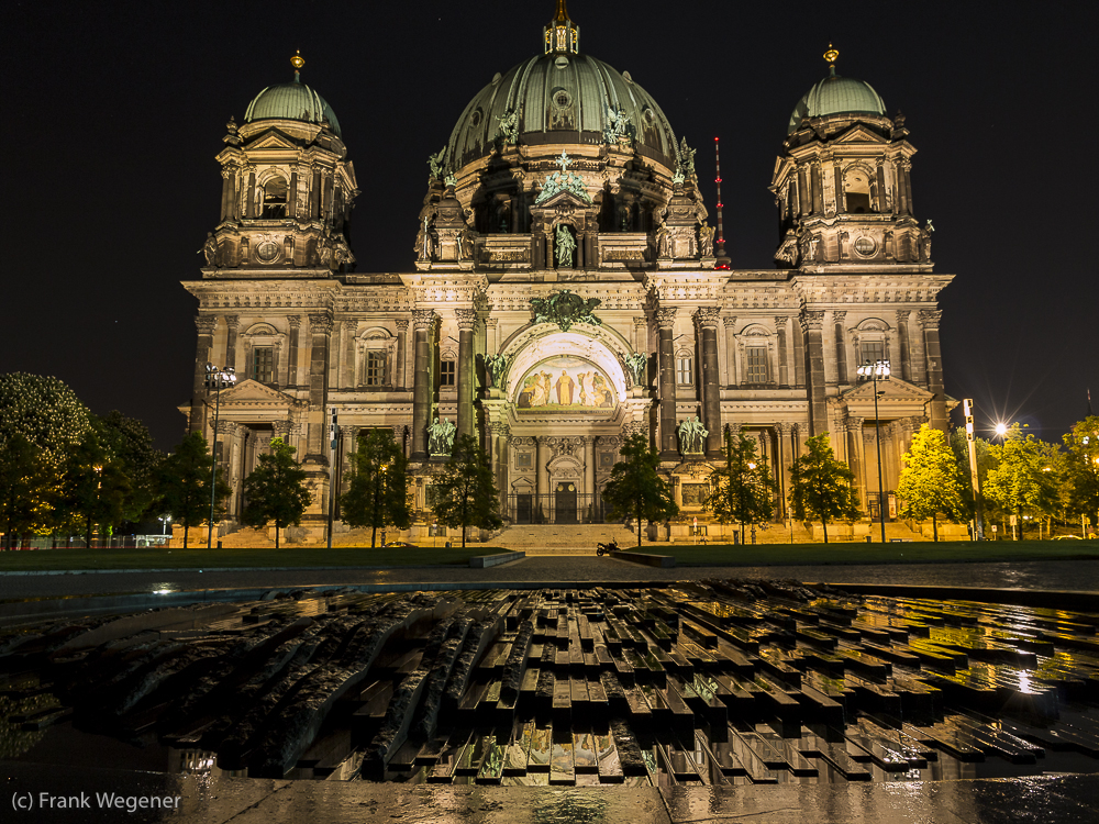 Berliner Dom bei Nacht