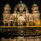 Berliner Dom bei Nacht