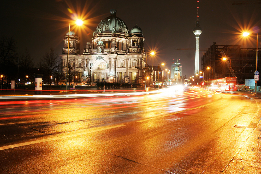 Berliner Dom bei Nacht