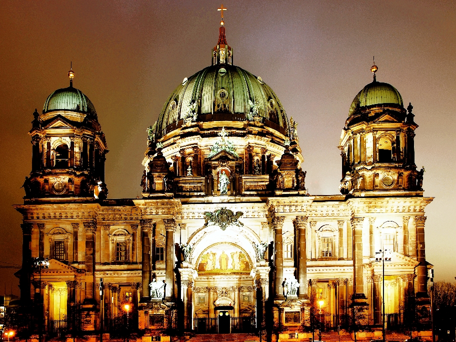 Berliner Dom bei Nacht