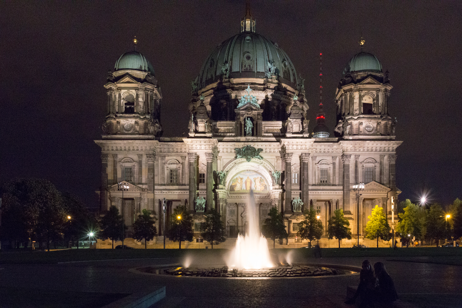 Berliner Dom bei Nacht