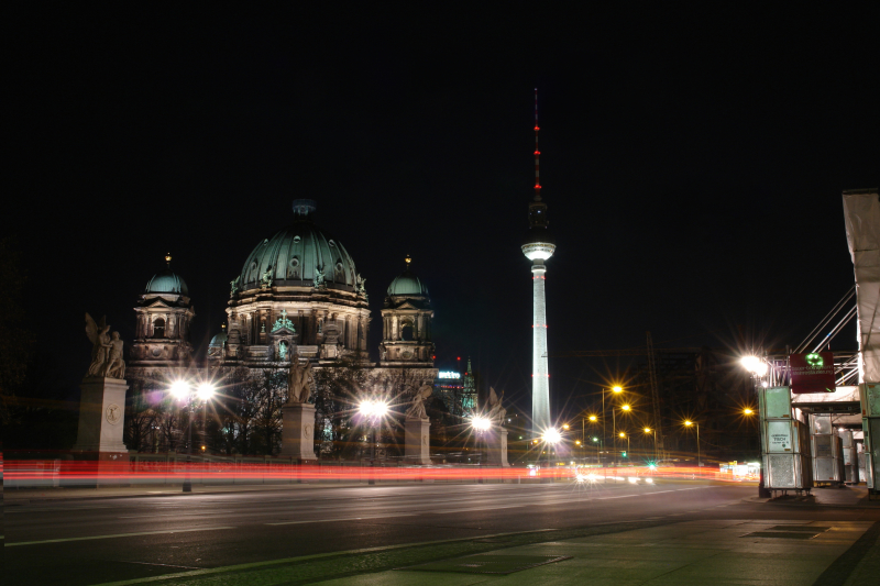 Berliner Dom bei Nacht