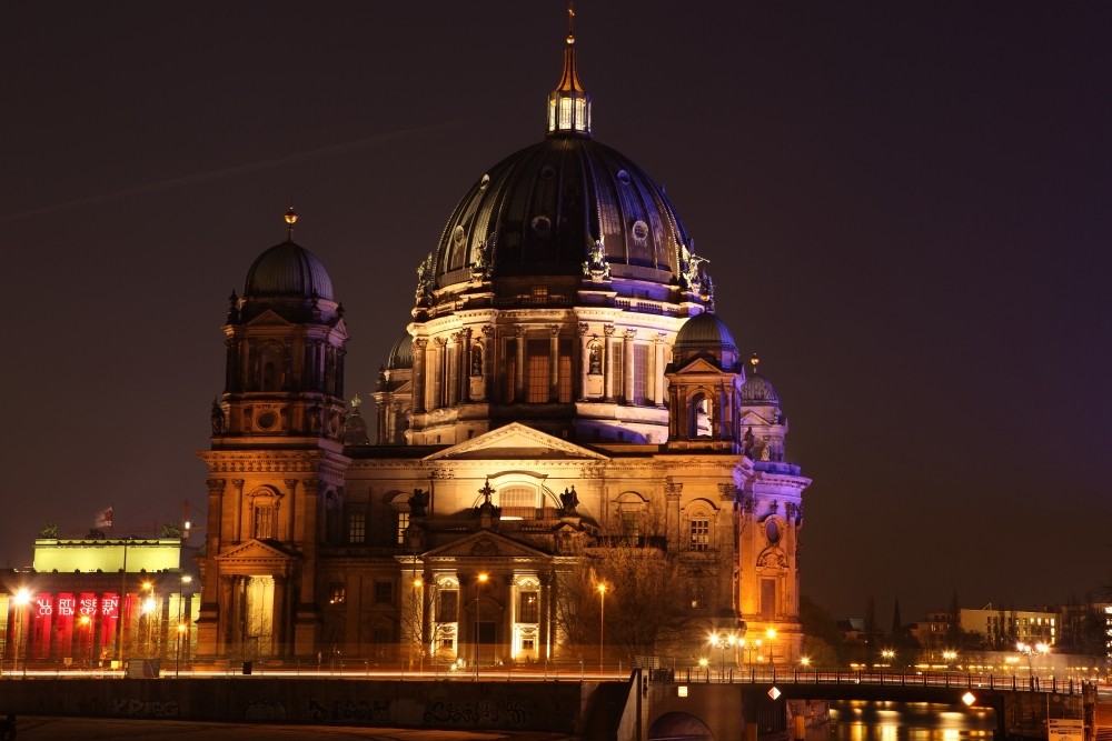 Berliner Dom bei Nacht