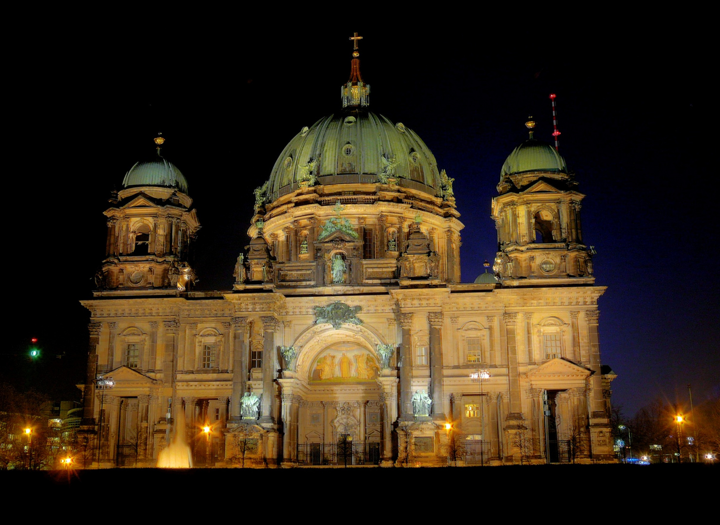 Berliner Dom bei Nacht