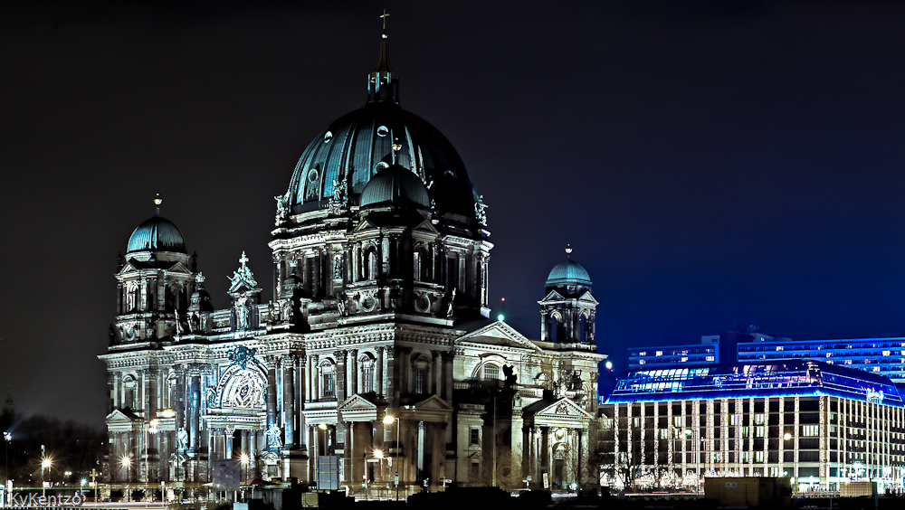 Berliner Dom bei Nacht