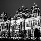 Berliner Dom beim Festival of Lights 2012 (bw)