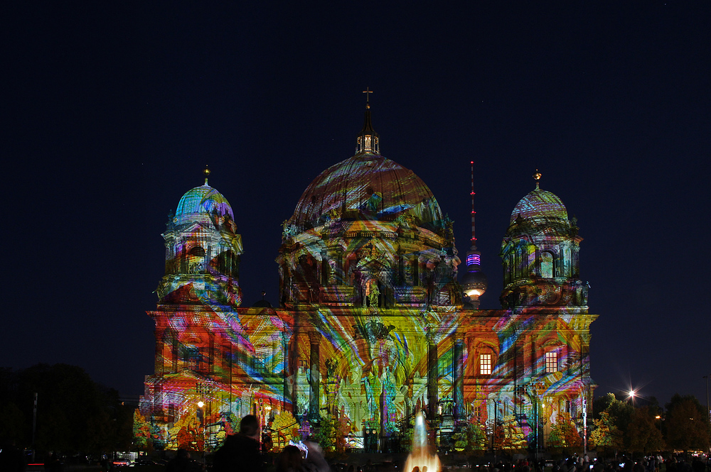 Berliner Dom beim Festival of Lights 2013