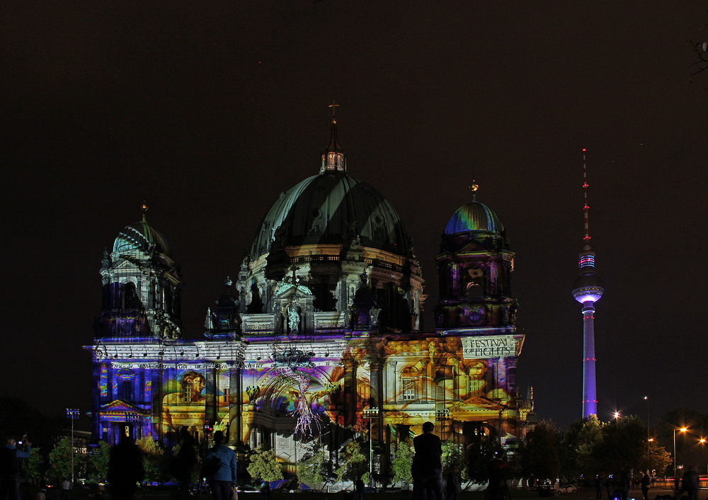 Berliner Dom beim Festival of Lights