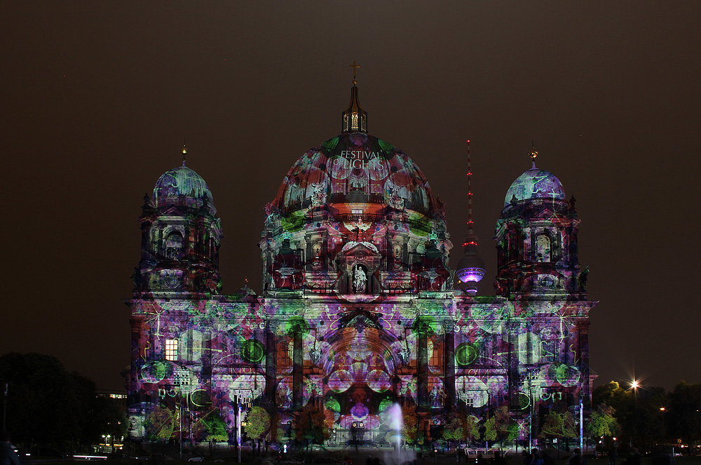 Berliner Dom beim Festival of Lights