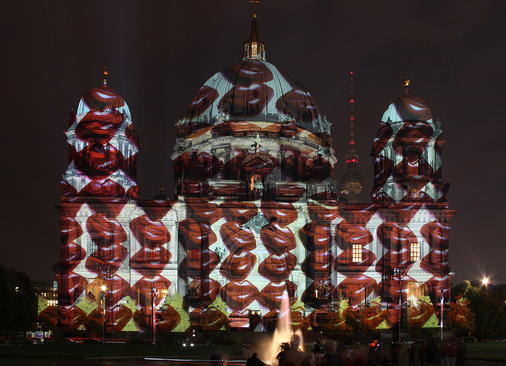 Berliner Dom beim Festival of Lights