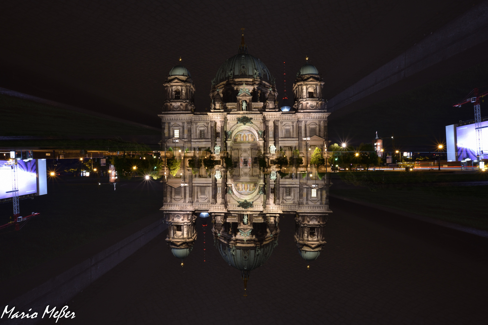 Berliner Dom - gespiegelt 