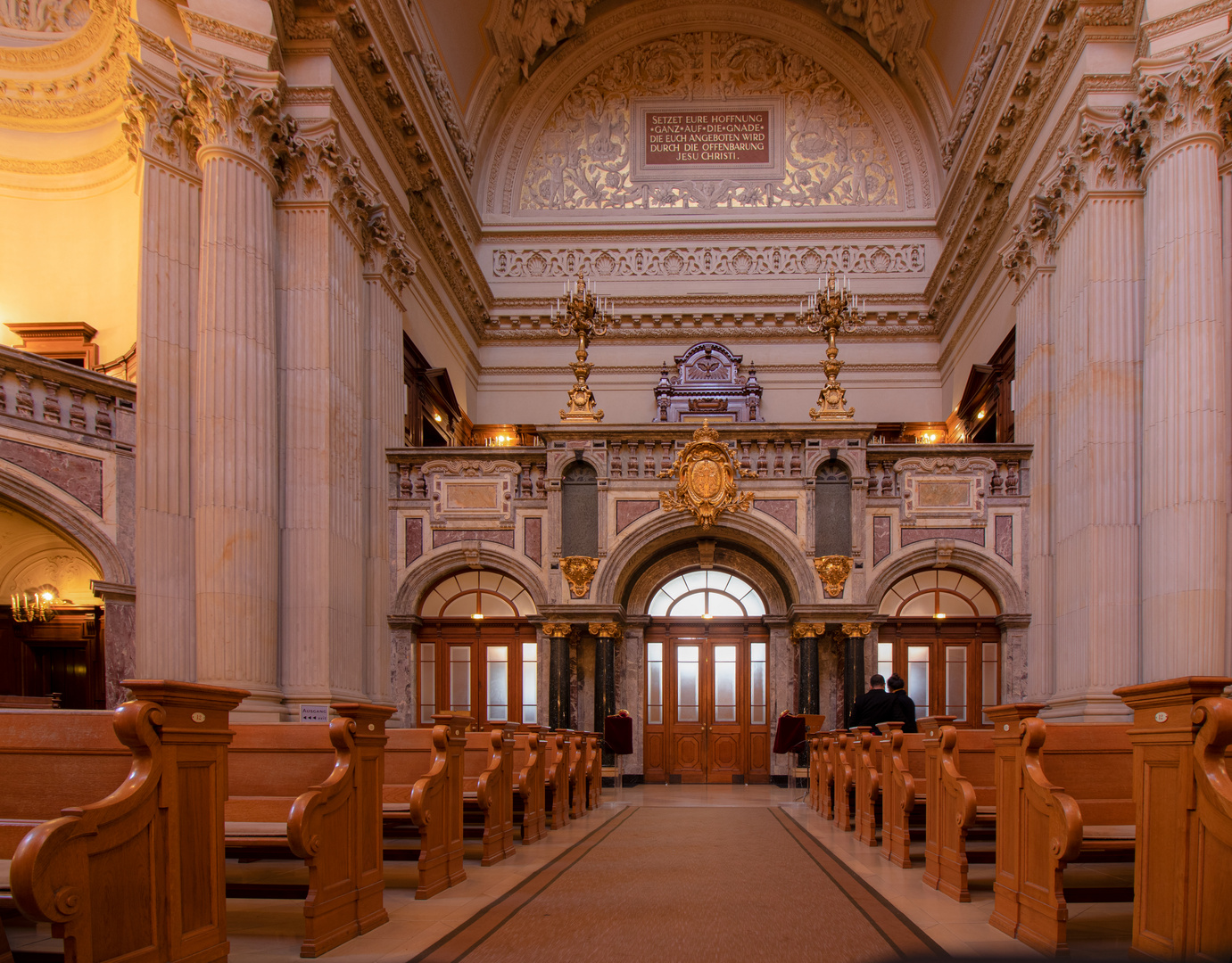 Berliner Dom Haupteingang