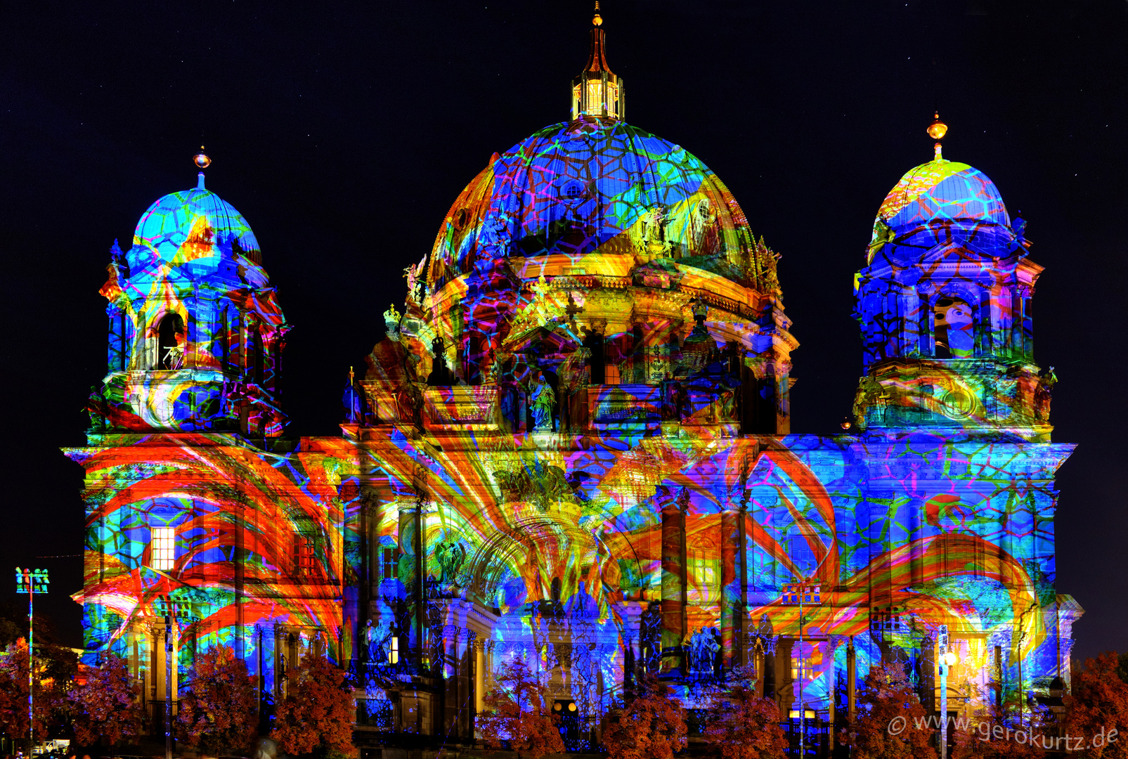 Berliner Dom illuminiert beim Festival of Lights 2013