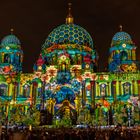 Berliner Dom im Farbenrausch...