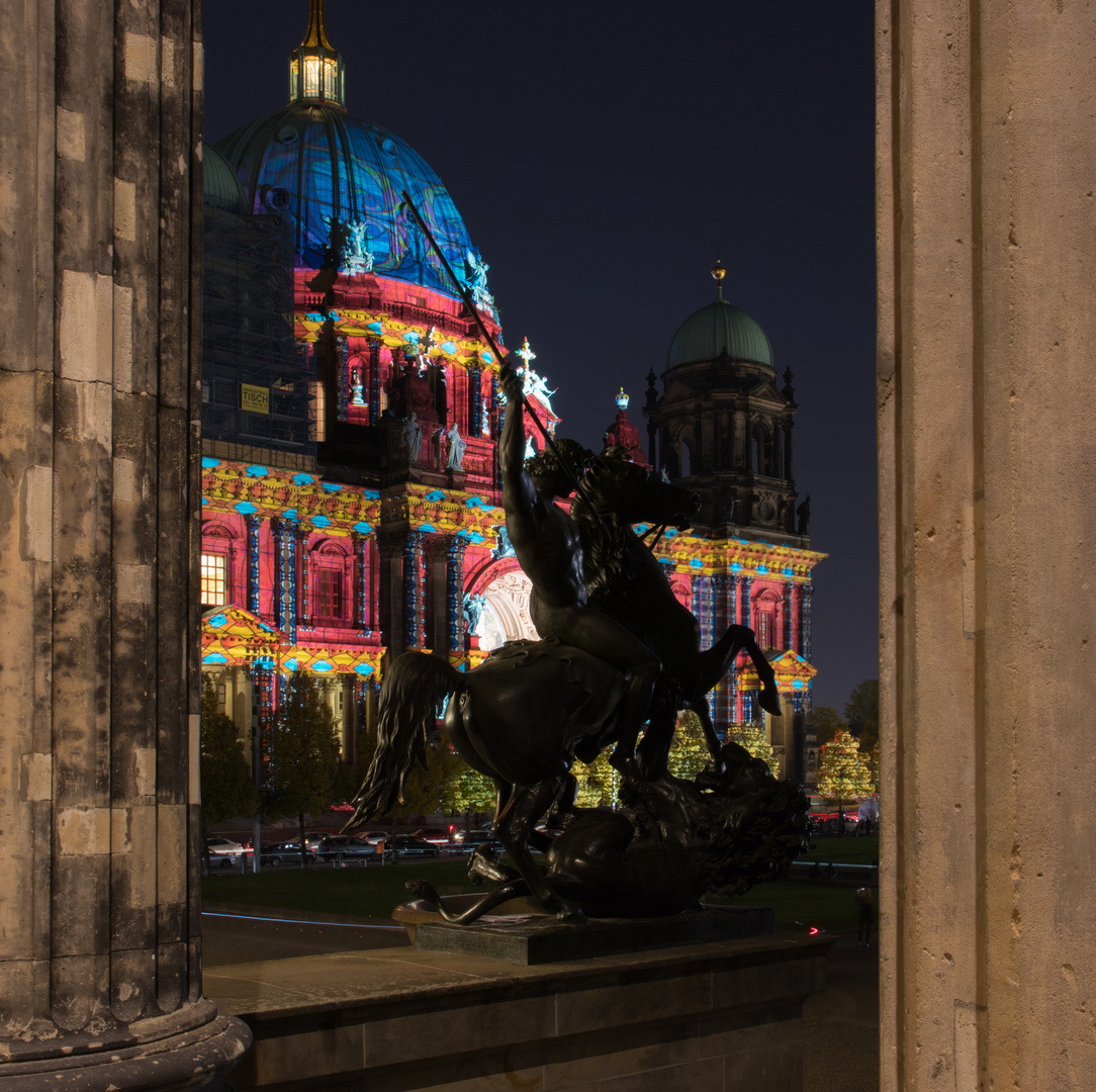 Berliner Dom im Festival of lights Licht