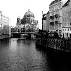 Berliner Dom im Morgenlicht