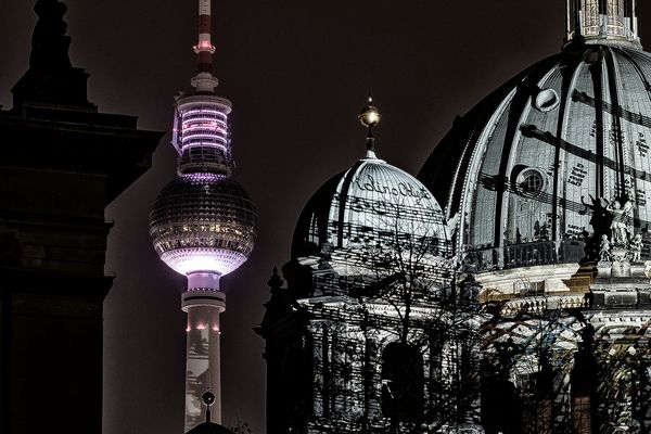Berliner Dom im Rahmen des "Festival of Lights" Berlin 2013