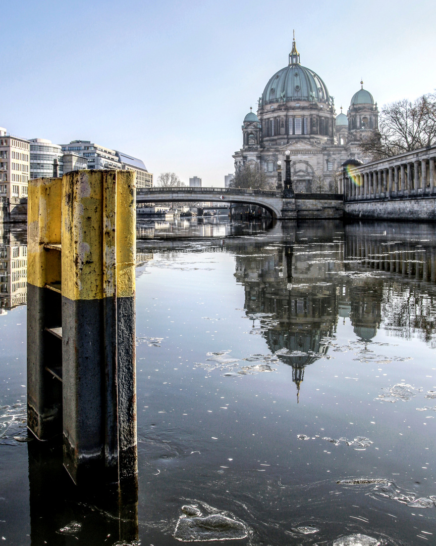 Berliner Dom im Winter