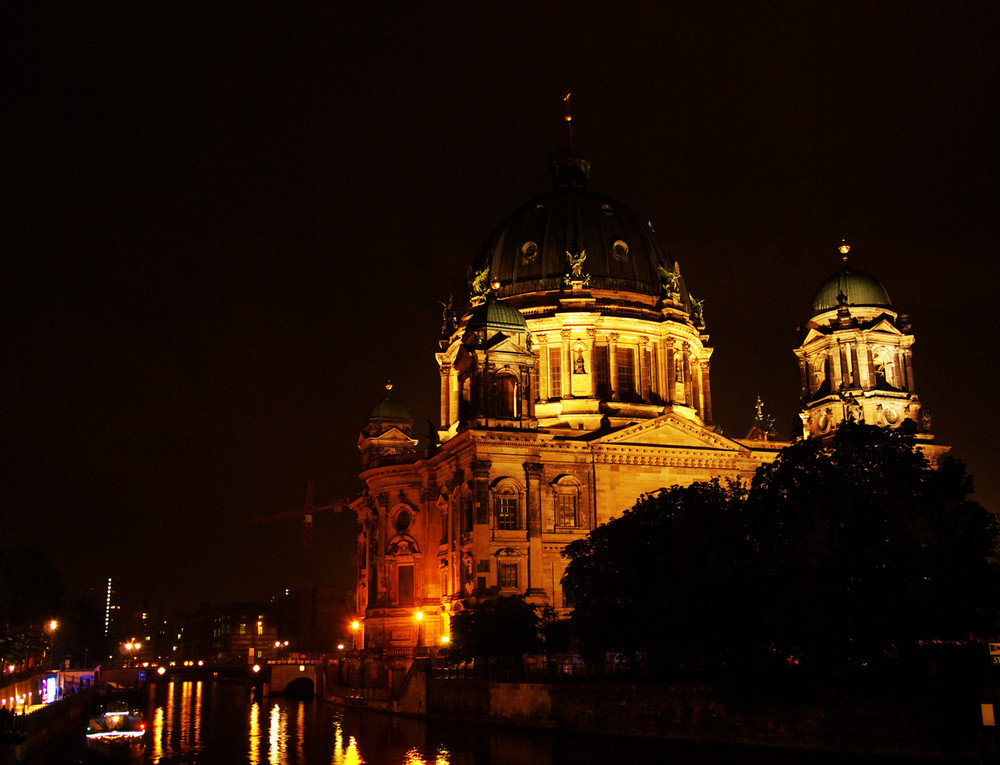 Berliner Dom in der Nacht