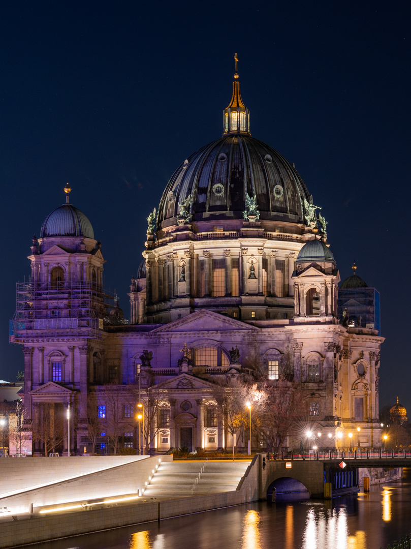 Berliner Dom in der Nacht