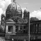 Berliner Dom mit Blick auf die Spree