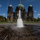 Berliner Dom mit Brunnen