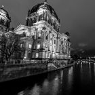 Berliner Dom mit der Spree