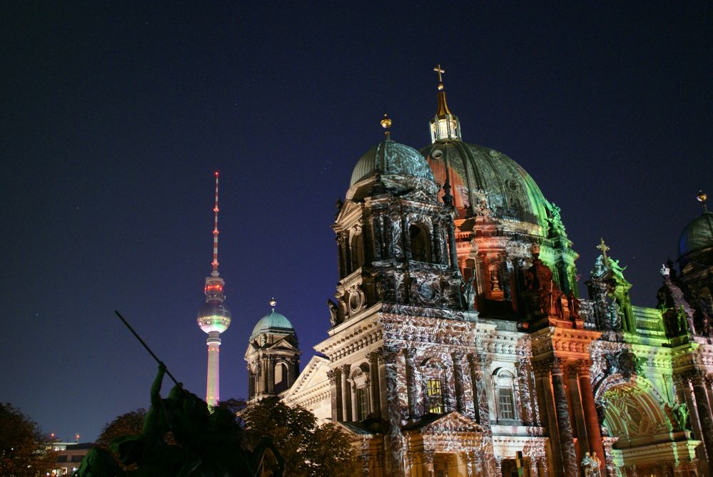 Berliner Dom mit Fernsehturm