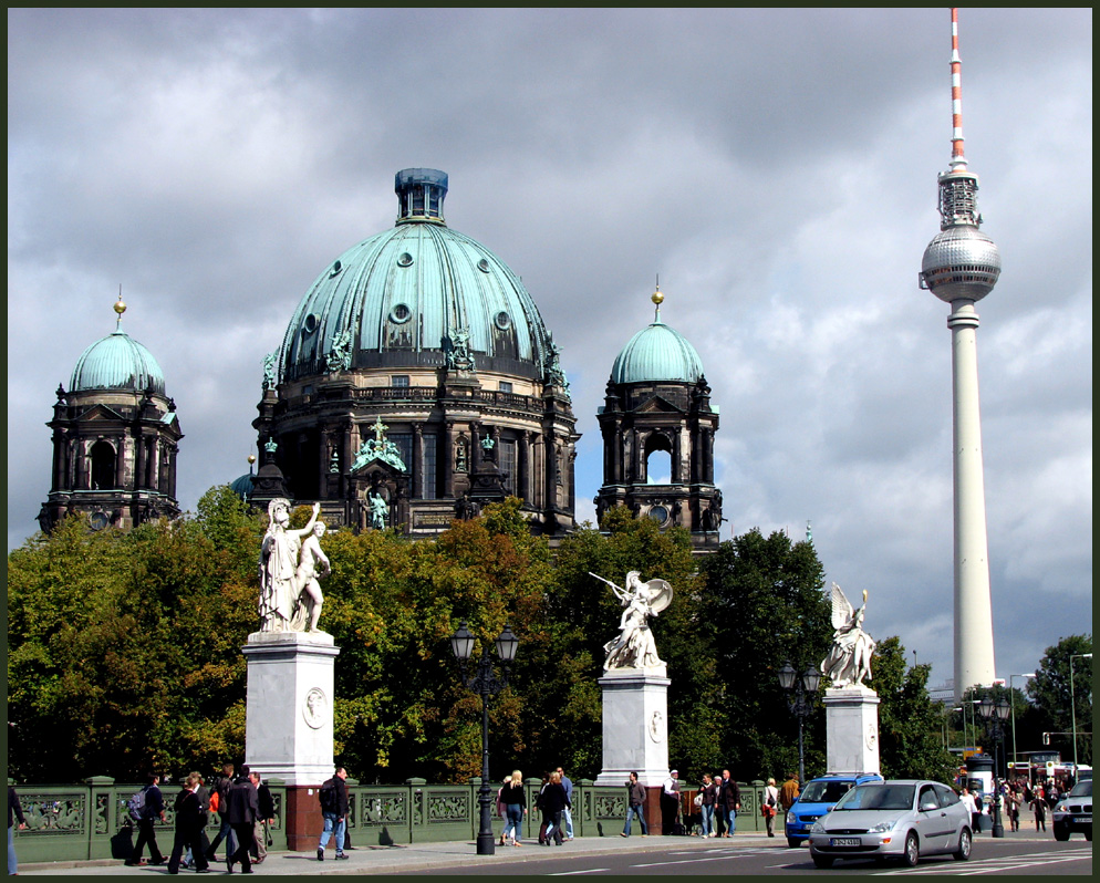 Berliner Dom mit Fernsehturm