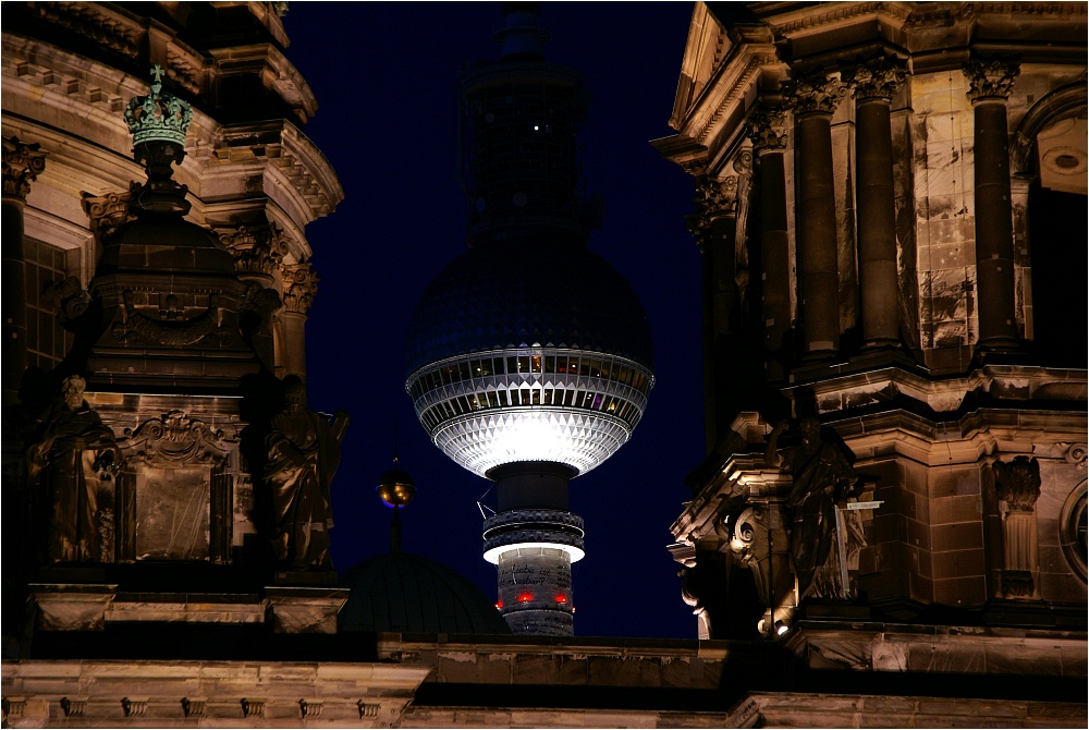 Berliner Dom mit Fernsehturm