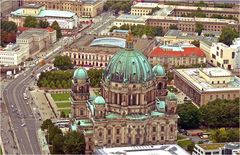 BERLINER DOM VOM FERNSEHTURM