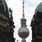 Berliner Dom vor Fernsehturm