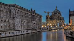 Berliner Dom zur blauen Stunde