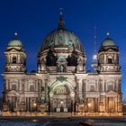 Berliner Dom zur blauen Stunde