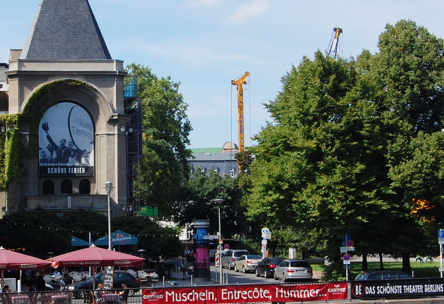 Berliner Ensemble (BE)