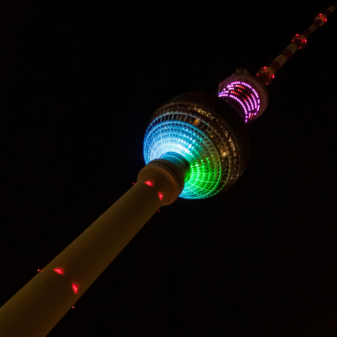 Berliner Fernsehturm Foto & Bild berlin, architektur, farbig Bilder