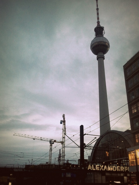Berliner Fernsehturm am Alexanderplatz - Mai 2013