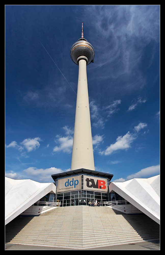 Berliner Fernsehturm am Tage