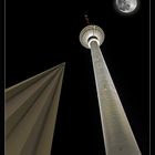 berliner fernsehturm bei nacht