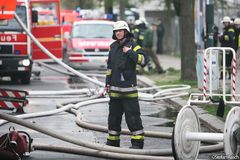 BERLINER FEUERWEHR - Dachstuhlbrand