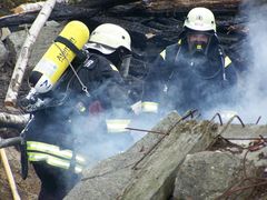 Berliner Feuerwehr: Trümmerhaufen