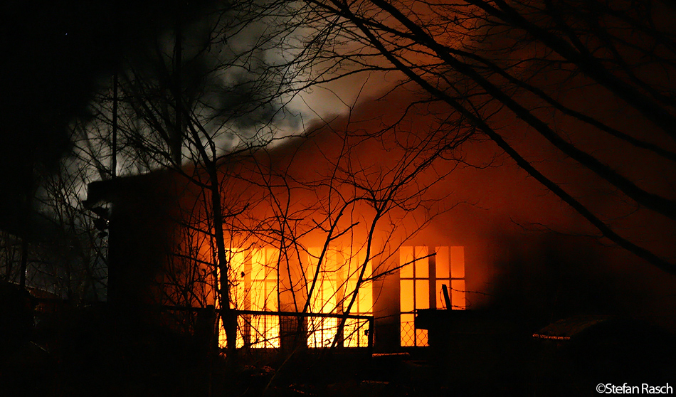 BERLINER FEUERWEHR - Vollbrand KFZ Werkstatt