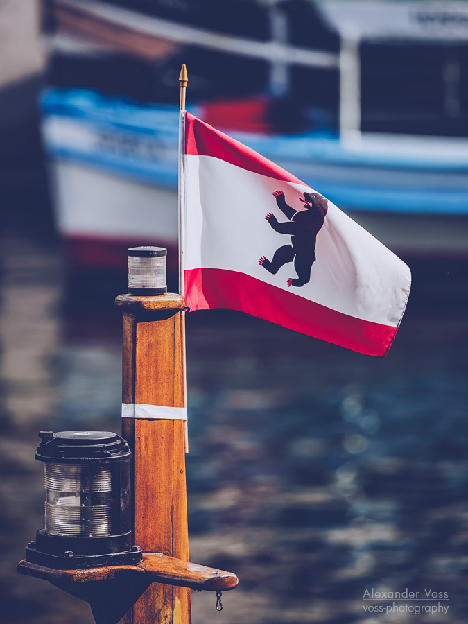 Berliner Flagge im Historischen Hafen