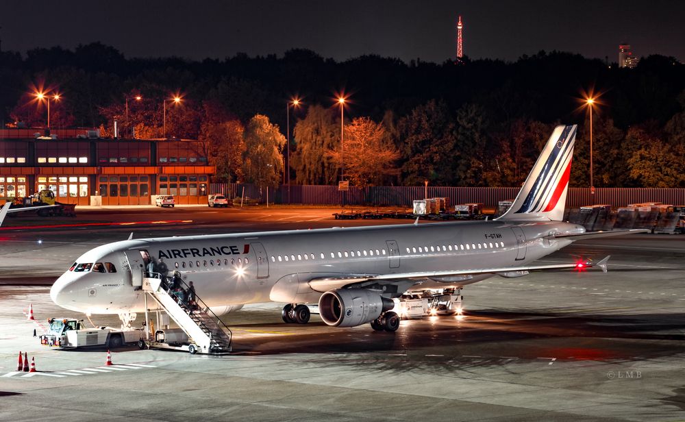 Berliner Flughafen und Funkturm