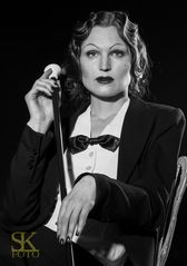 Berliner Fröschin als Marlene Dietrich Part III