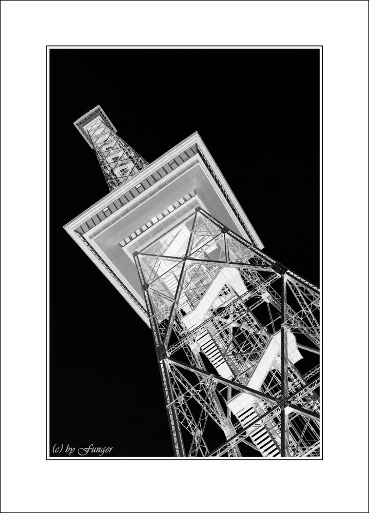 Berliner Funkturm in SW