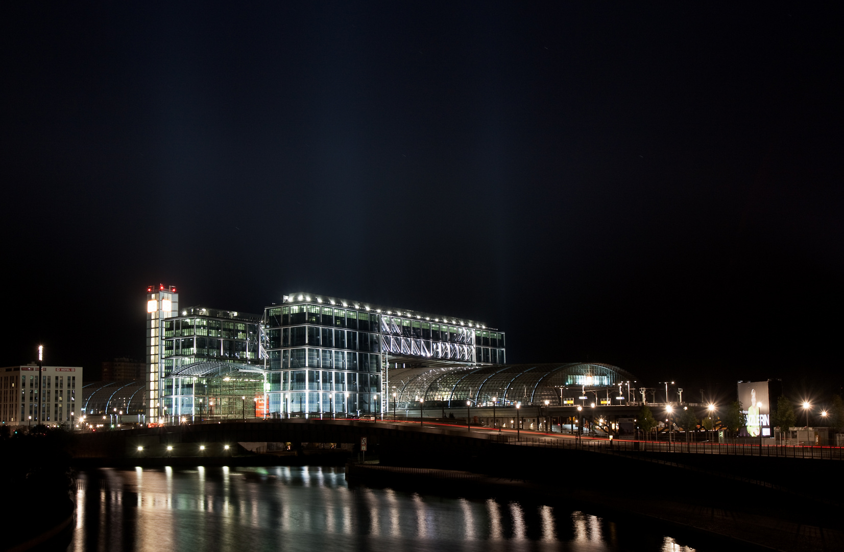 Berliner Hauptbahnhof bei Nacht