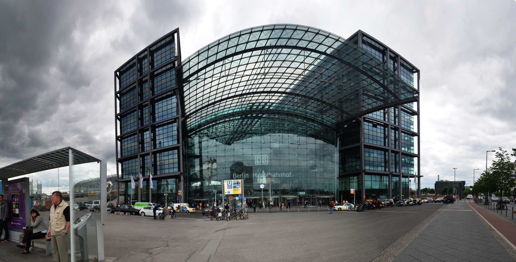 Berliner Hauptbahnhof Weitwinkelkunstwerk