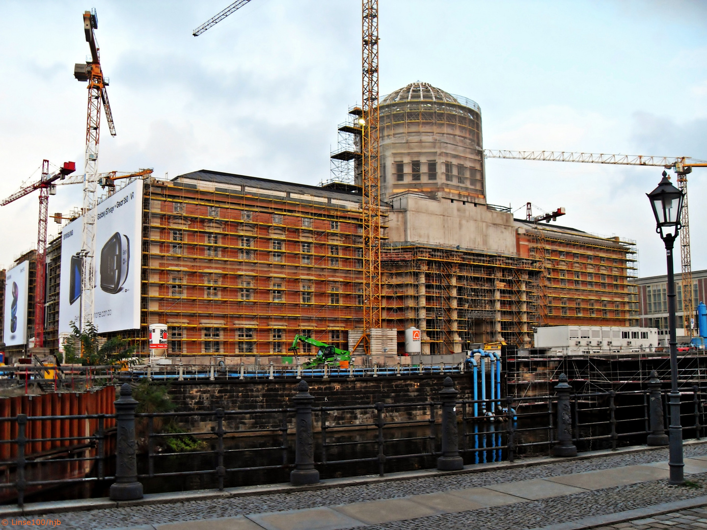 Berliner Nachbarschaften -9-Wiederaufbau des Hohenzollernschlosses Berlin-2-