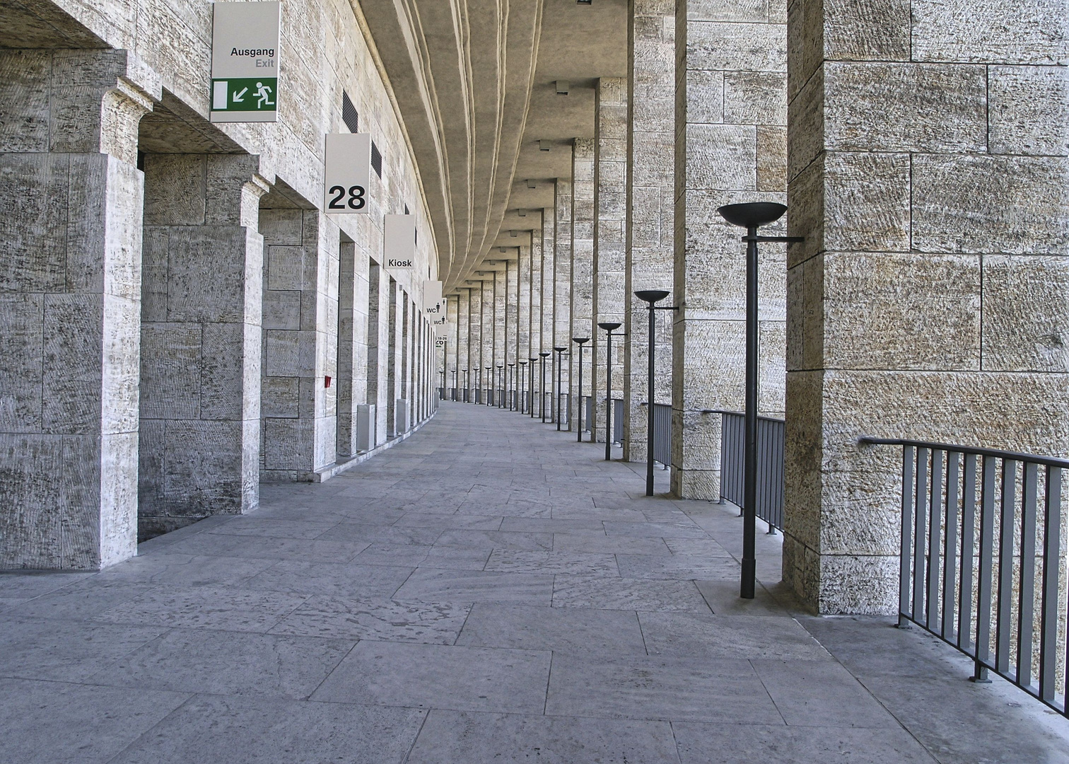 Berliner Olympiastadion ......Außenbereich 